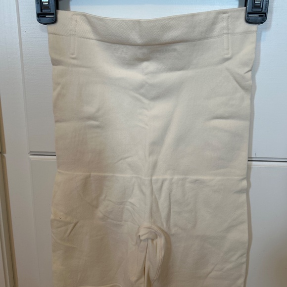 Shapermint high-waisted shaper shorts size M/L - Picture 3 of 9